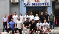 Çan Belediyesi Güreş Kulübü Pehlivanlarını dualar eşliğinde Edirne Kırkpınar’a yolcu ettik