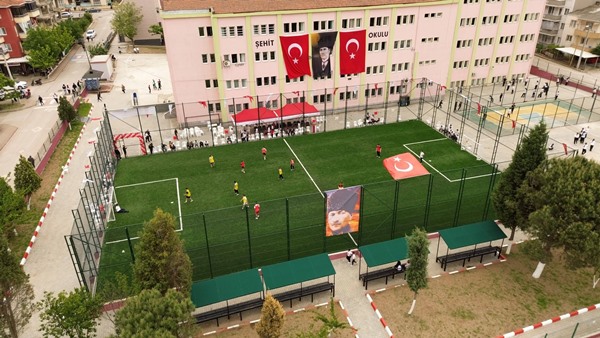 ŞEHİT ENGİN EKER ORTAOKULU’NDA HALI SAHA COŞKUSU ⚽